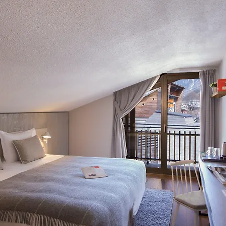 Heliopic & Hotel