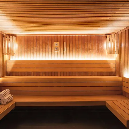 Hotel Heliopic & 4*