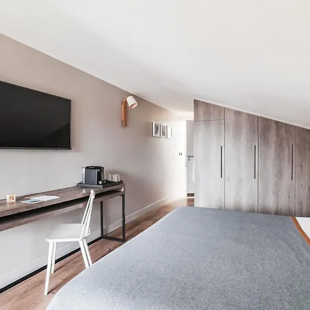 Hotel Heliopic & 4*